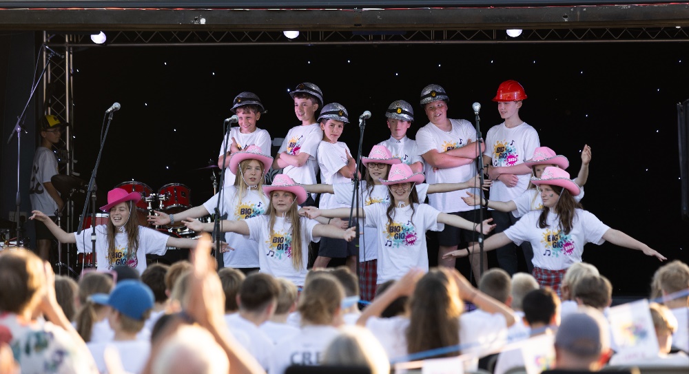 Charity gig raises over £4000 